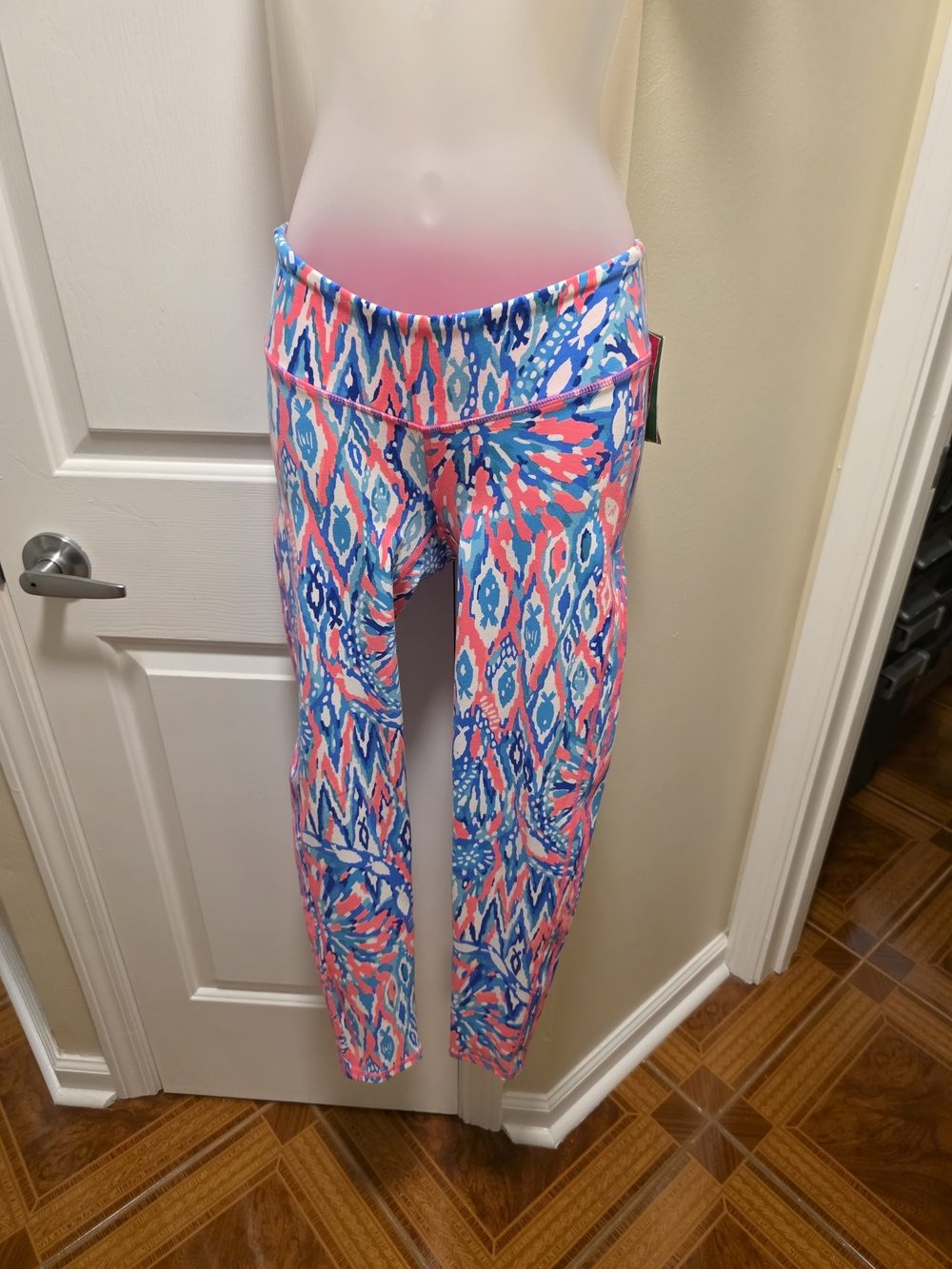 Lilly Pulitzer Tiki Pink( Shake it up) Leggings size XS NWT